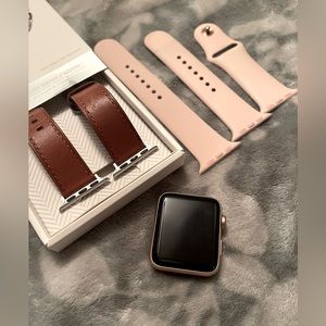 Apple Smart Watch includes 3 wrist bands